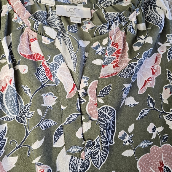 LOFT petite small foral tank top covered button - Picture 6 of 6